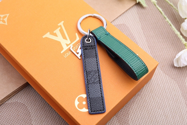 ブランドキーホルダー着用イメージ